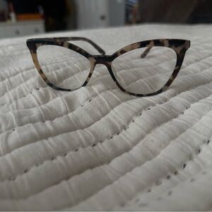 Tortoise Shell Cat-Eye Glasses